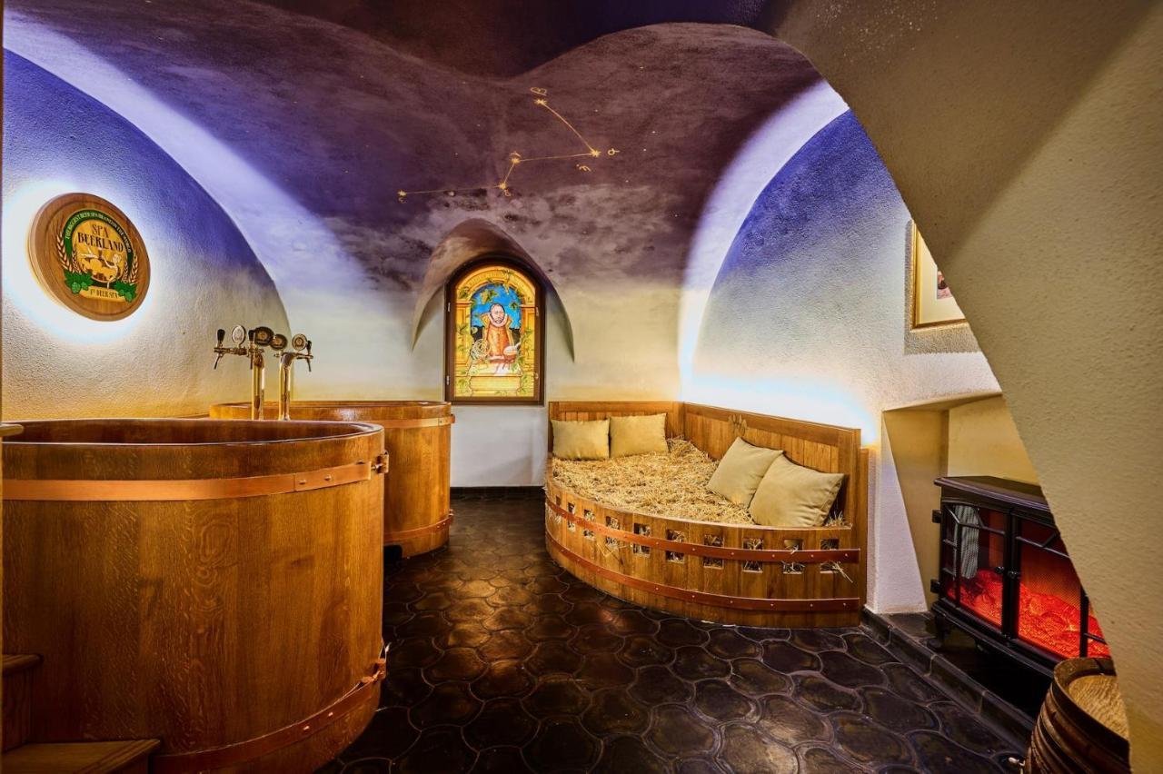 Spa Beerland Chateaux - U Zlate Hrusky / At Golden Pear Прага Екстериор снимка