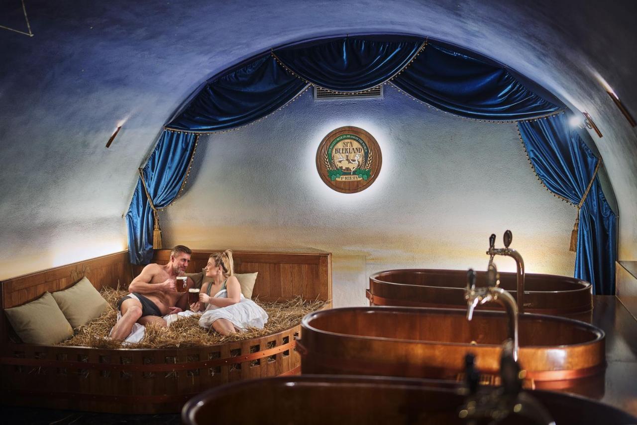 Spa Beerland Chateaux - U Zlate Hrusky / At Golden Pear Прага Екстериор снимка